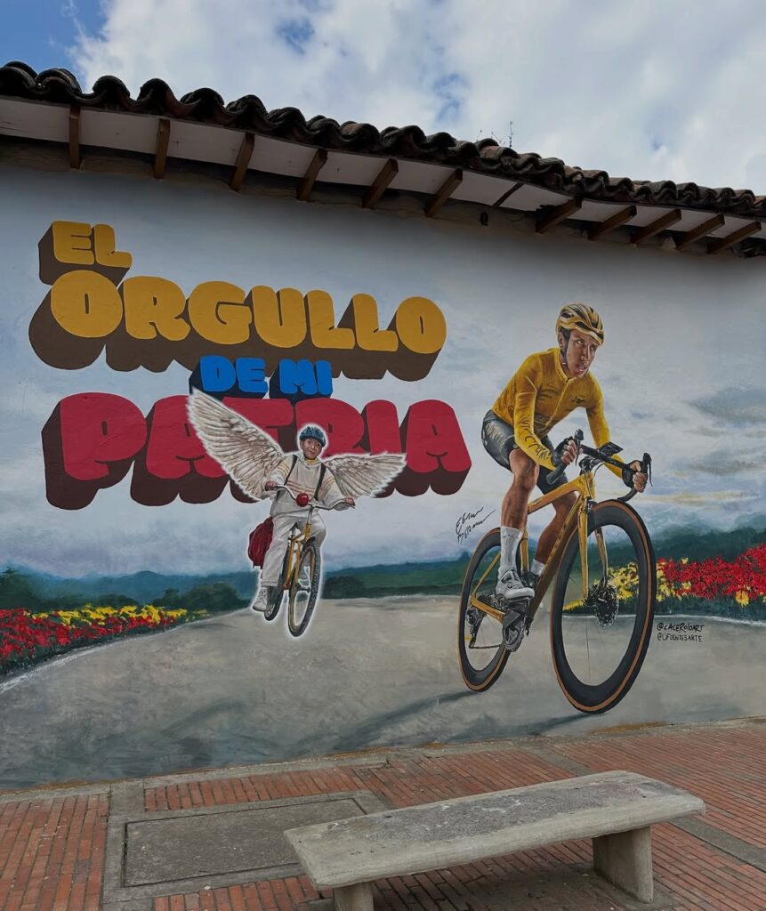 RENOVACIÓN DEL MURAL “EL ORGULLO DE MI PATRIA” Inicialmente era un mural …pero se convirtió en u